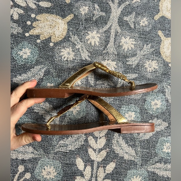 Lilly Pulitzer for Target Gold Pineapple Thong Sandal Flip Flops - Picture 3 of 8